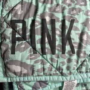 RARE! PINK Victoria’s Secrets Cheetah Quilt Queen size